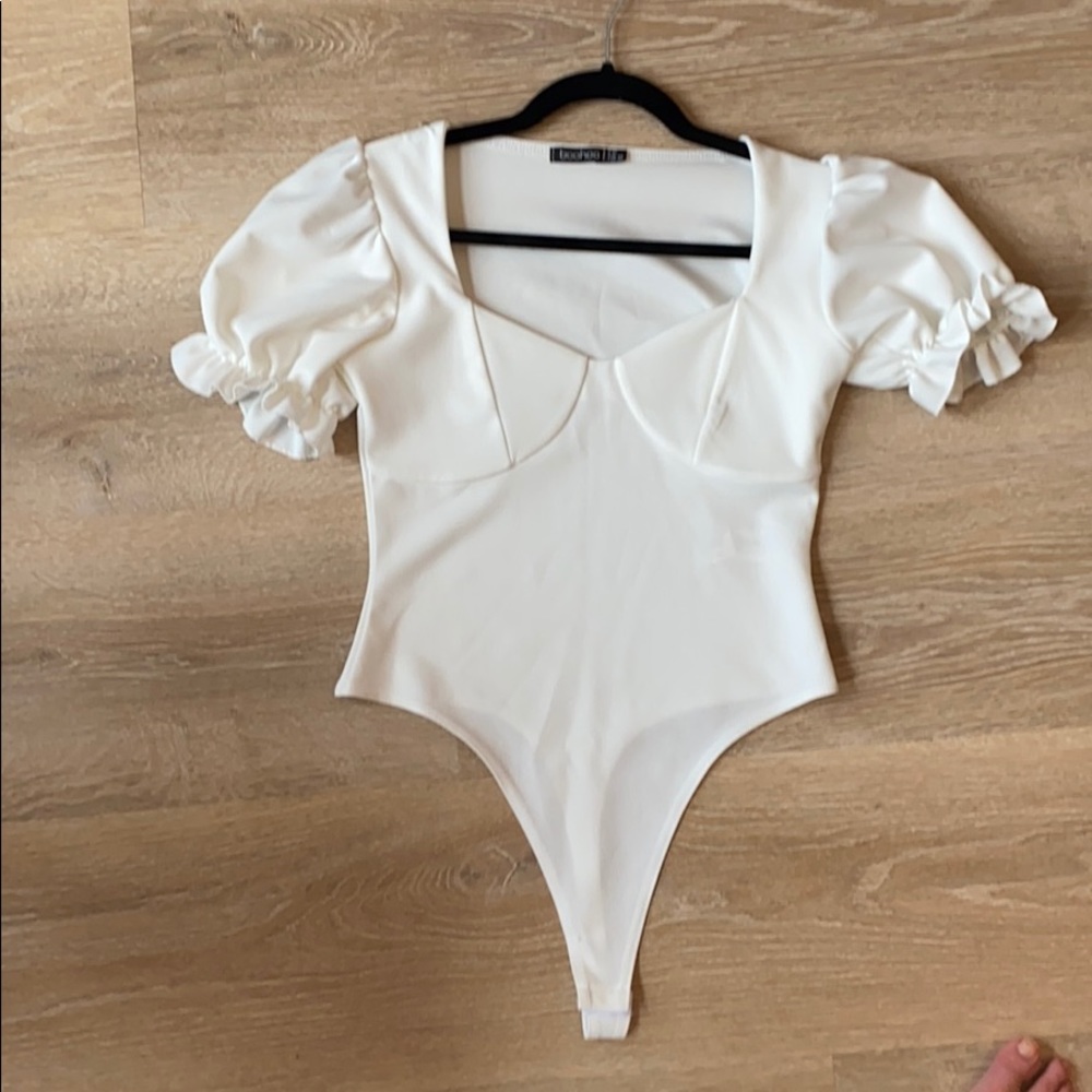 NWOT Puff Sleeve Bodysuit